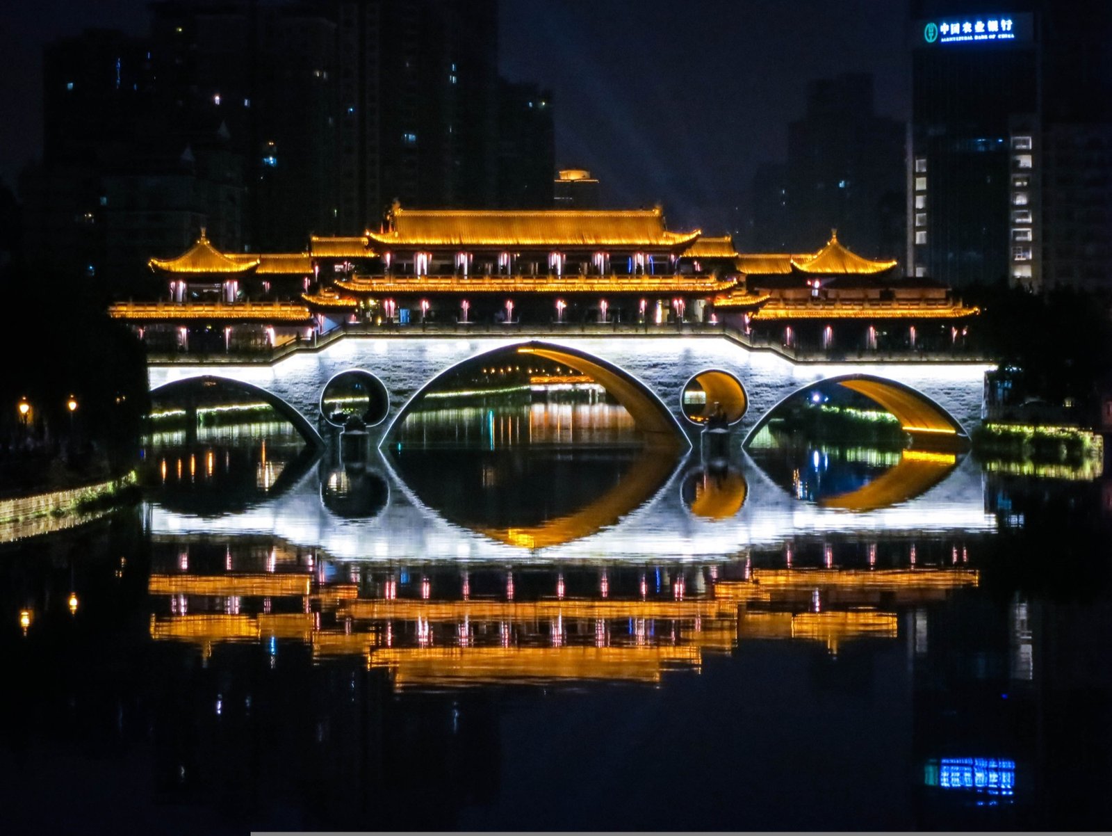 The covered Anshun Bridge over the Jin River in Chengdu.